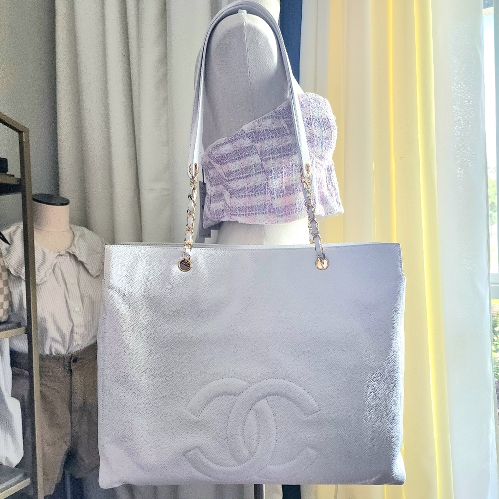 CHANEL LARGE WHITE CAVIAR TOTE